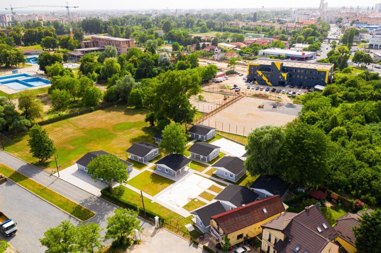 Poiana Cu Flori Aparthotel Satu Mare Exterior photo