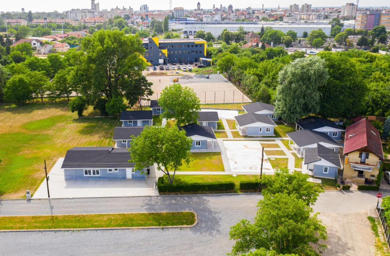 Poiana Cu Flori Aparthotel Satu Mare Exterior photo